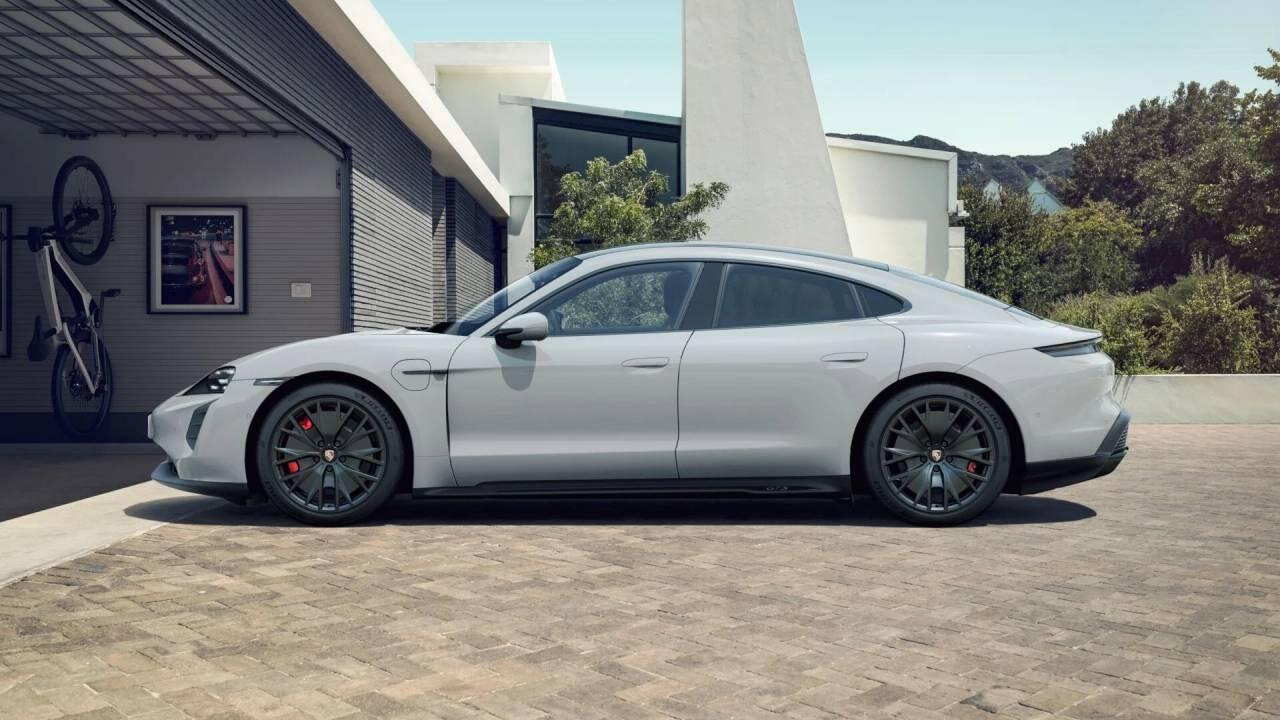 Used Porsche Taycan 2023 for sale - 76914675: Photo 2