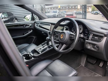 Used Porsche Macan 2021 for sale - 76231327: Photo