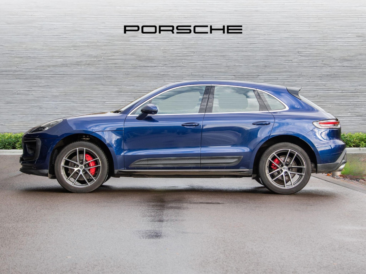 Used Porsche Macan 2022 for sale - 76552027: Photo 2