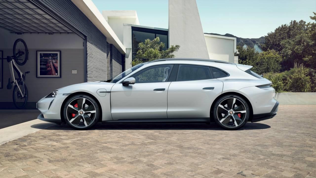 Used Porsche Taycan 2022 for sale - 77457679: Photo 2