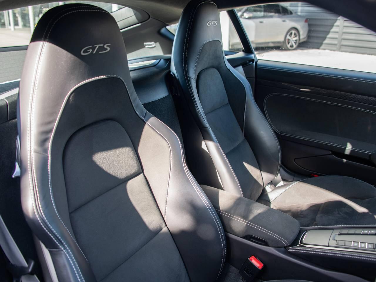 Used Porsche Cayman 2023 for sale - 77916051: Photo 5