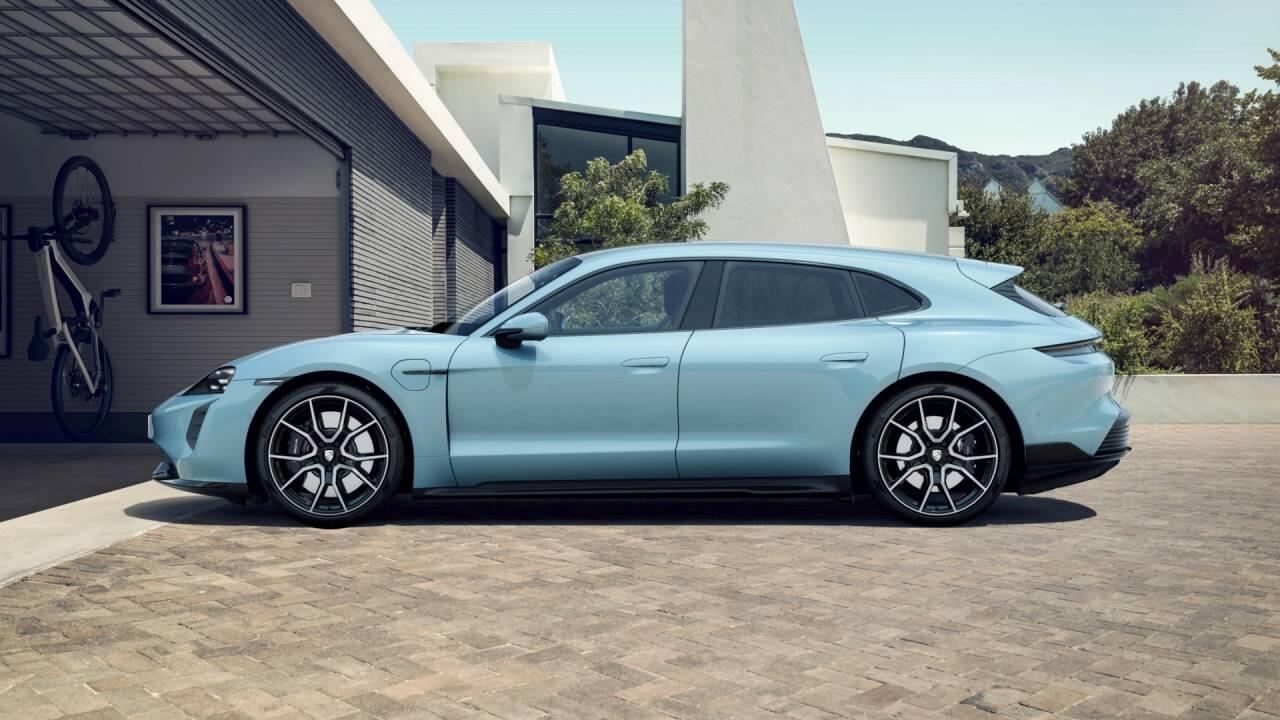 Used Porsche Taycan 2023 for sale - 77552010: Photo 2