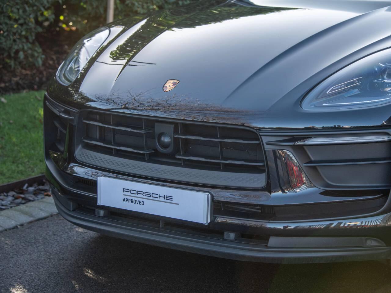 Used Porsche Macan 2023 for sale - 76999111: Photo 12