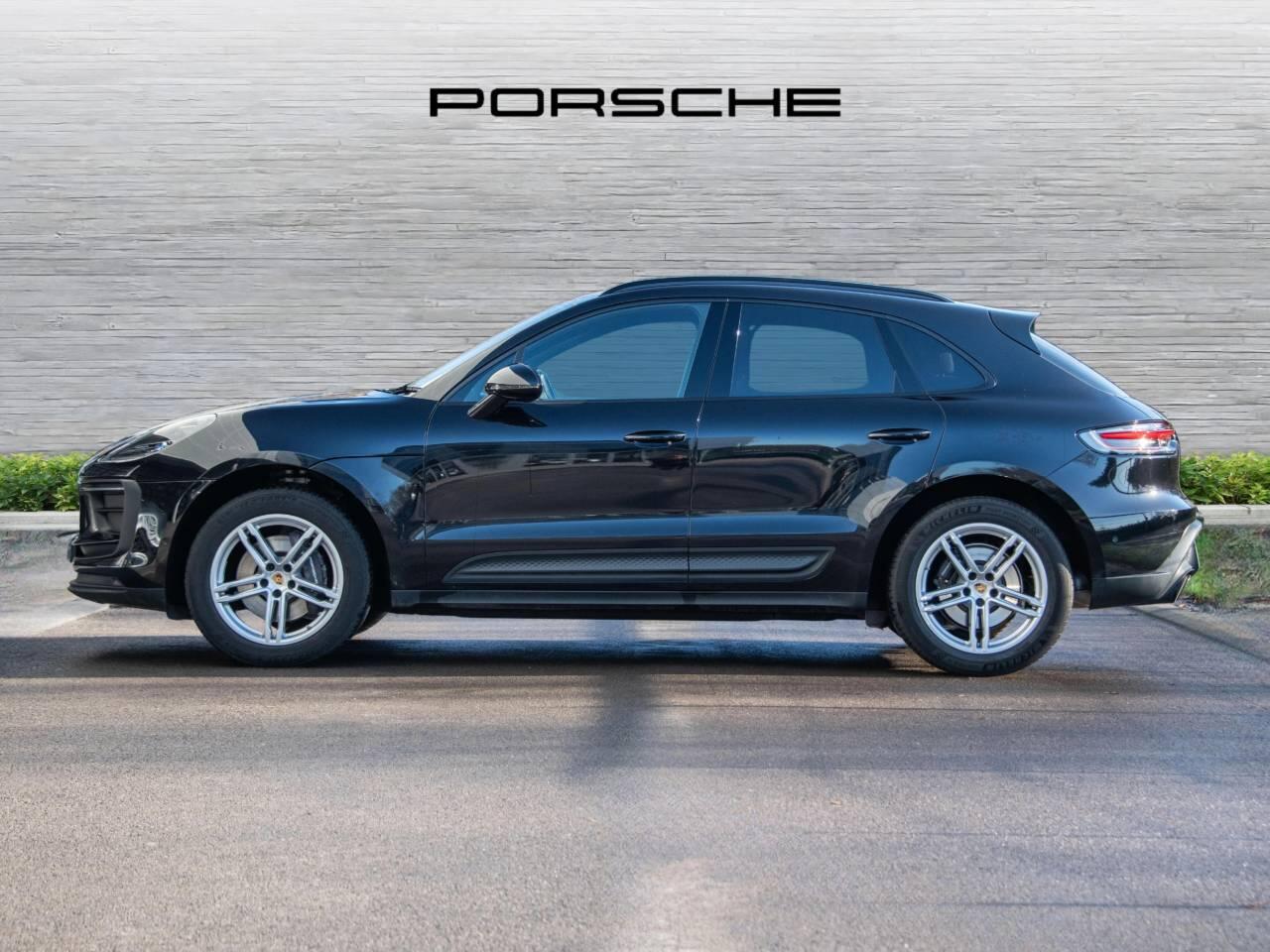 Used Porsche Macan 2023 for sale - 76999111: Photo 2