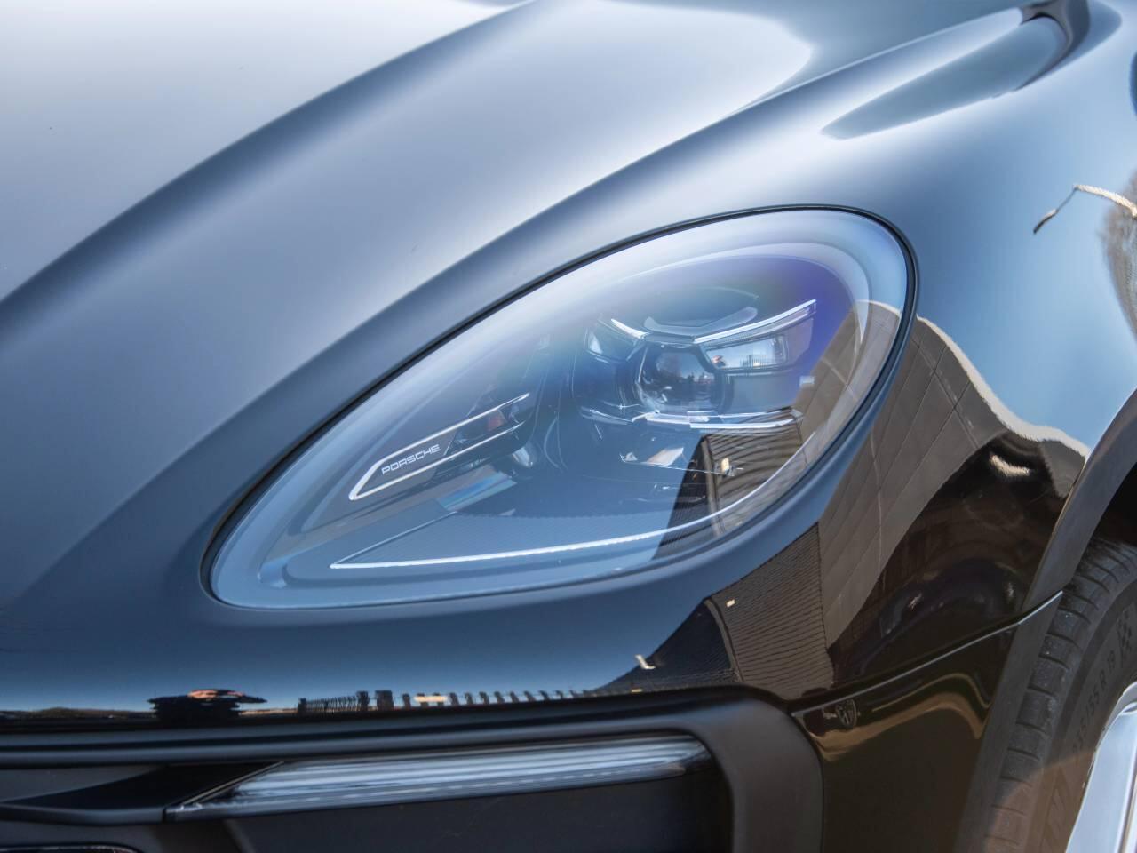 Used Porsche Macan 2023 for sale - 76999111: Photo 8