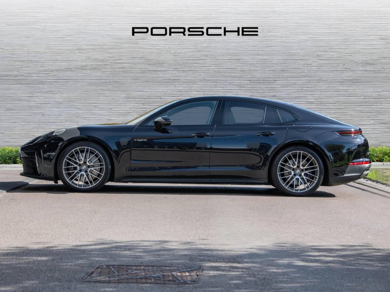 Used Porsche Panamera 2024 for sale - 76717056: Photo 2