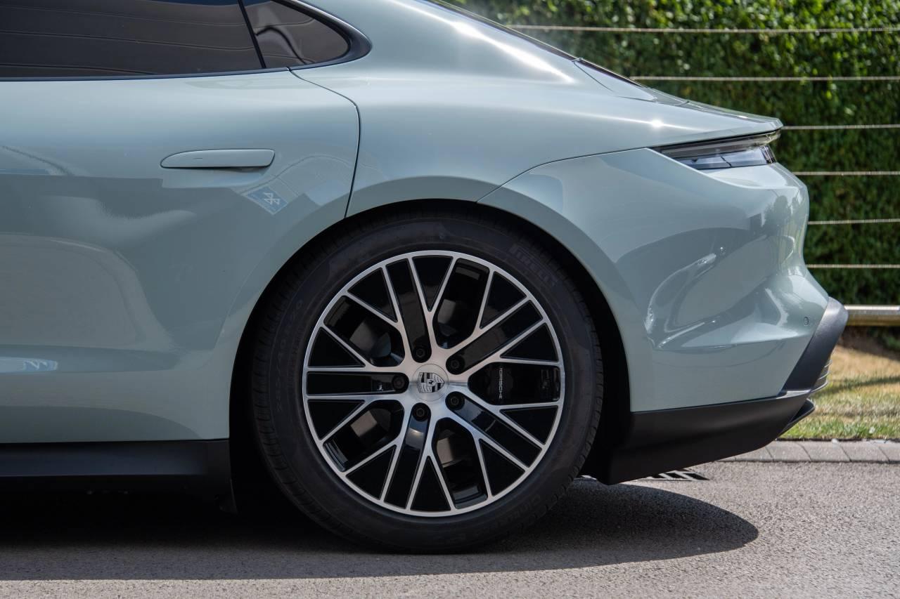 Used Porsche Taycan 2025 for sale - 76678521: Photo 11