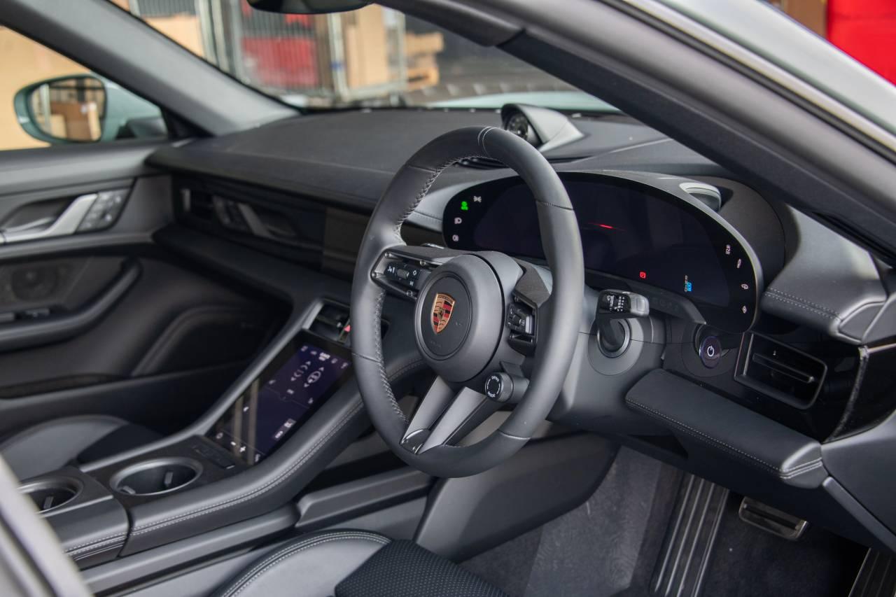 Used Porsche Taycan 2025 for sale - 76678521: Photo 4