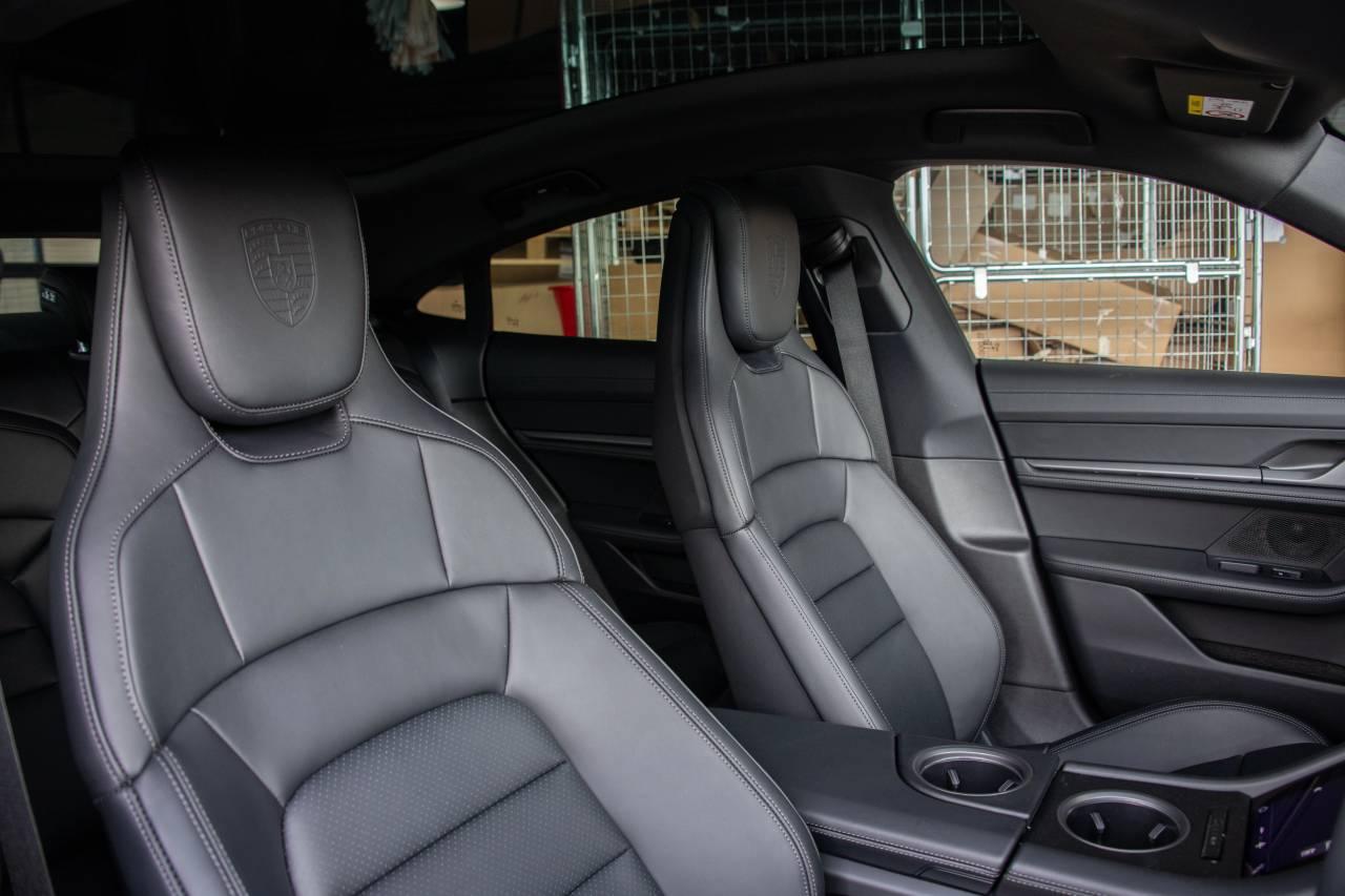 Used Porsche Taycan 2025 for sale - 76678521: Photo 5