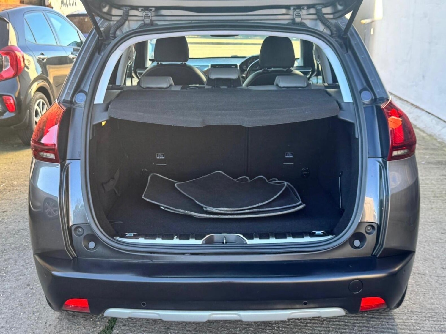 Used Peugeot 2008 2017 for sale - 78072569: Photo 10