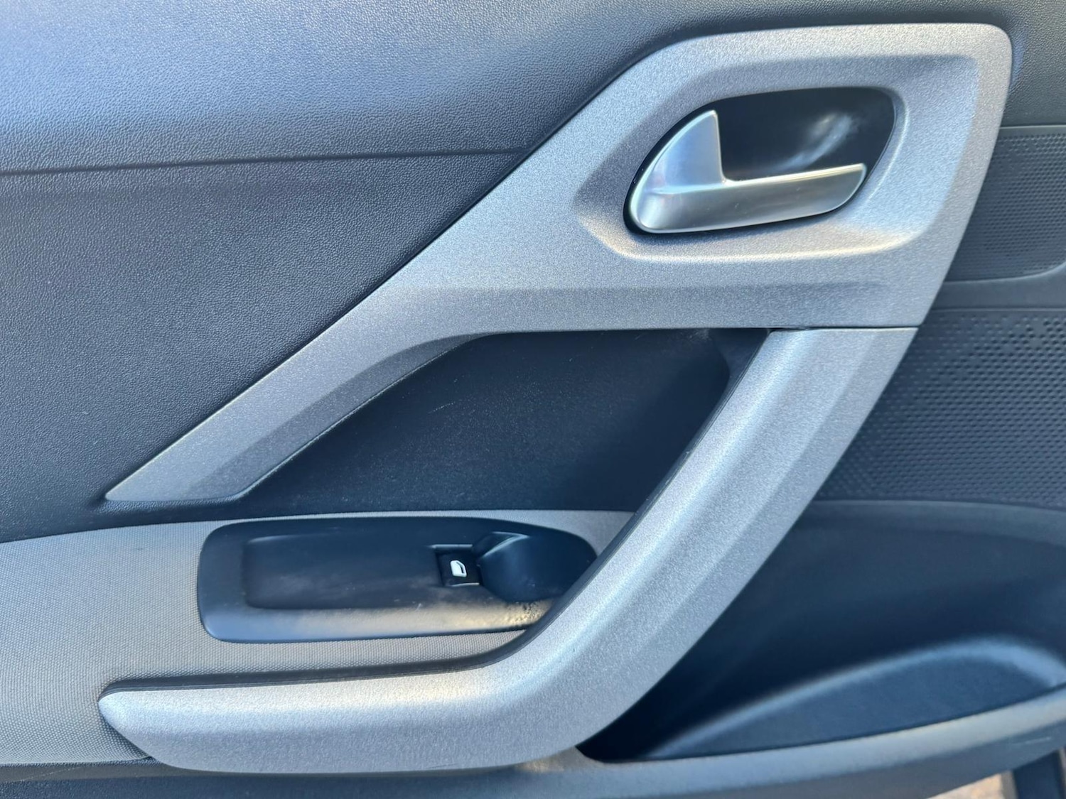 Used Peugeot 2008 2017 for sale - 78072569: Photo 14