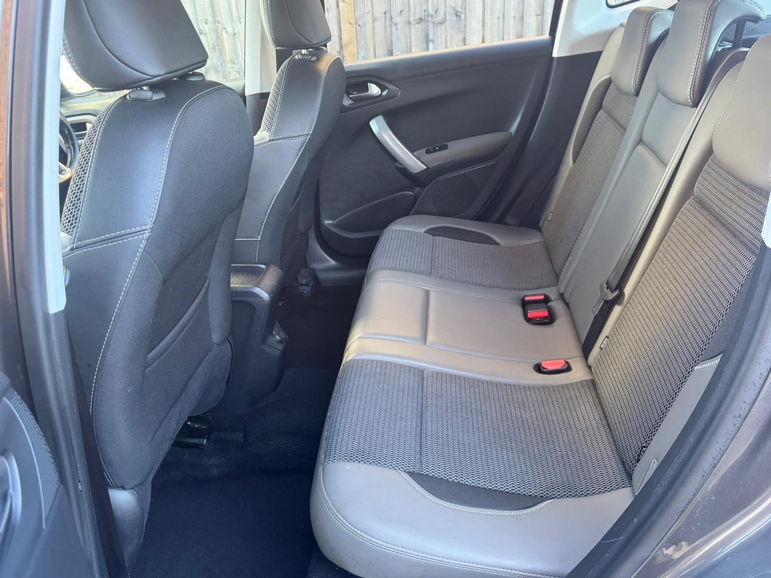 Used Peugeot 2008 2017 for sale - 78072569: Photo 21