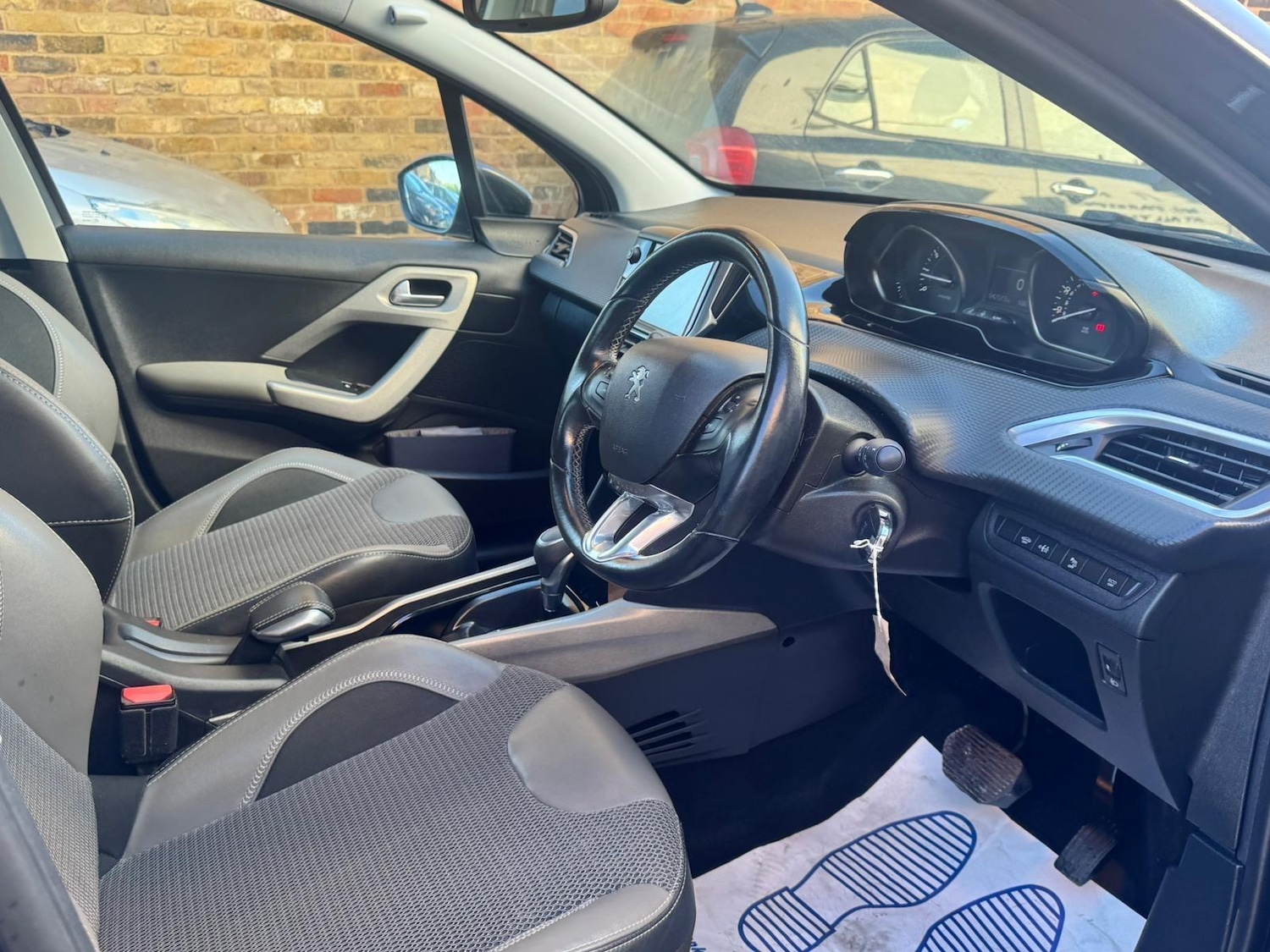 Used Peugeot 2008 2017 for sale - 78072569: Photo 37