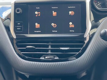 Used Peugeot 2008 2018 for sale - 78405328: Photo