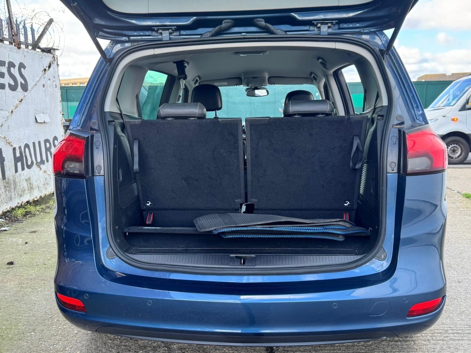 Used Vauxhall Zafira 2016 for sale - 78072538: Photo 23