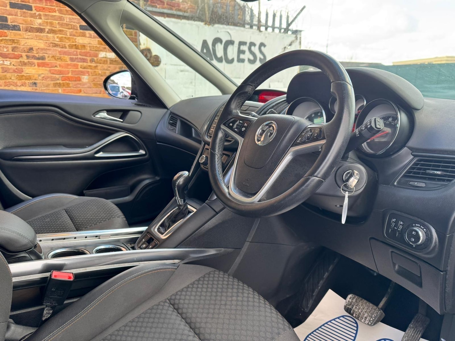 Used Vauxhall Zafira 2016 for sale - 78072538: Photo 31