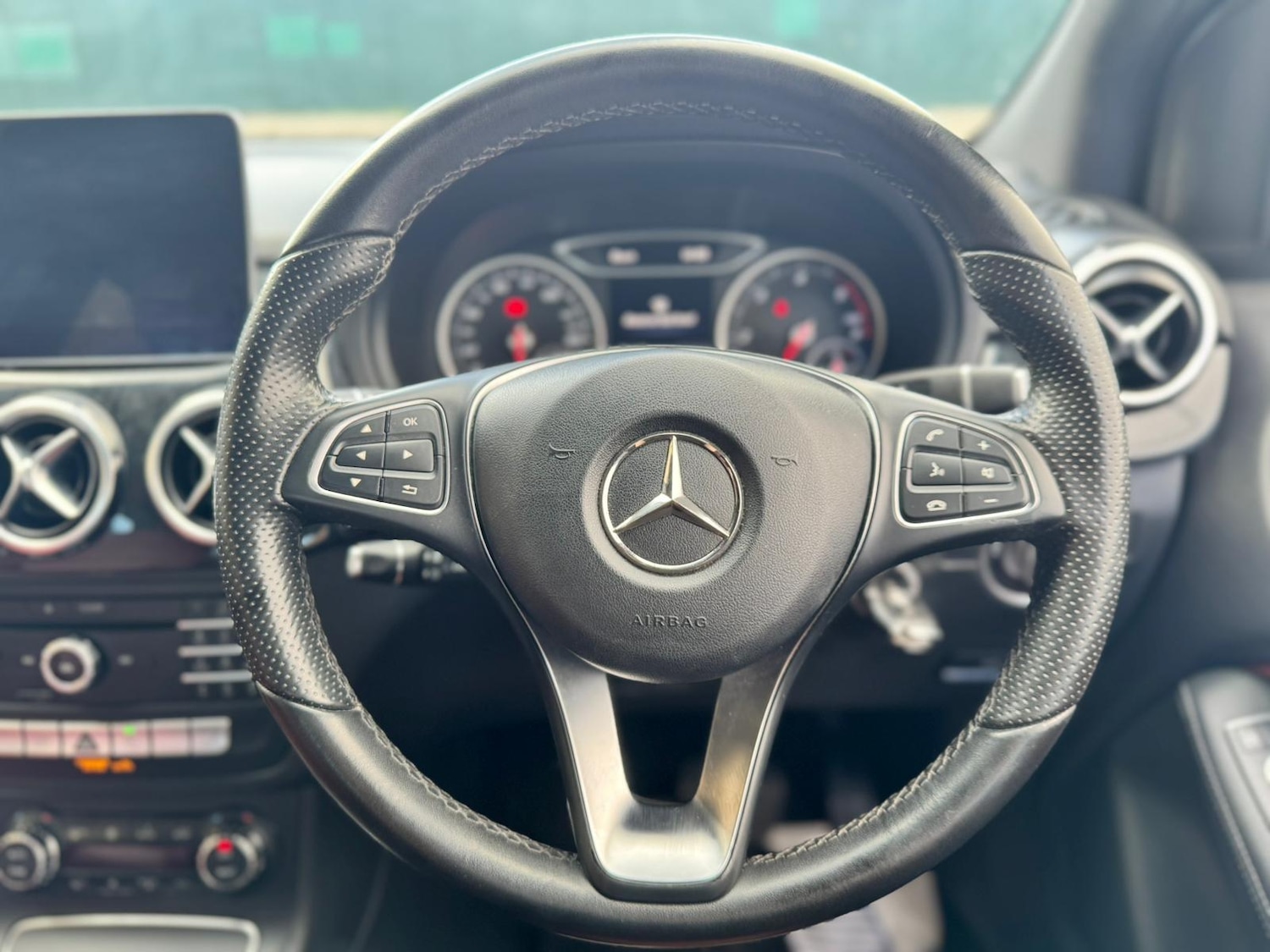 Used Mercedes-Benz B Class 2018 for sale - 78072070: Photo 32