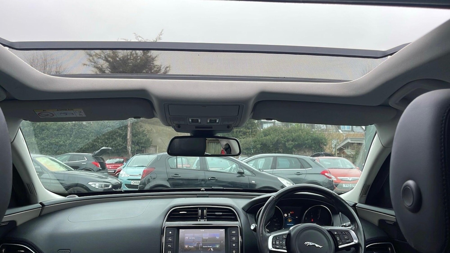 Used Jaguar XE 2018 for sale - 78073197: Photo 2