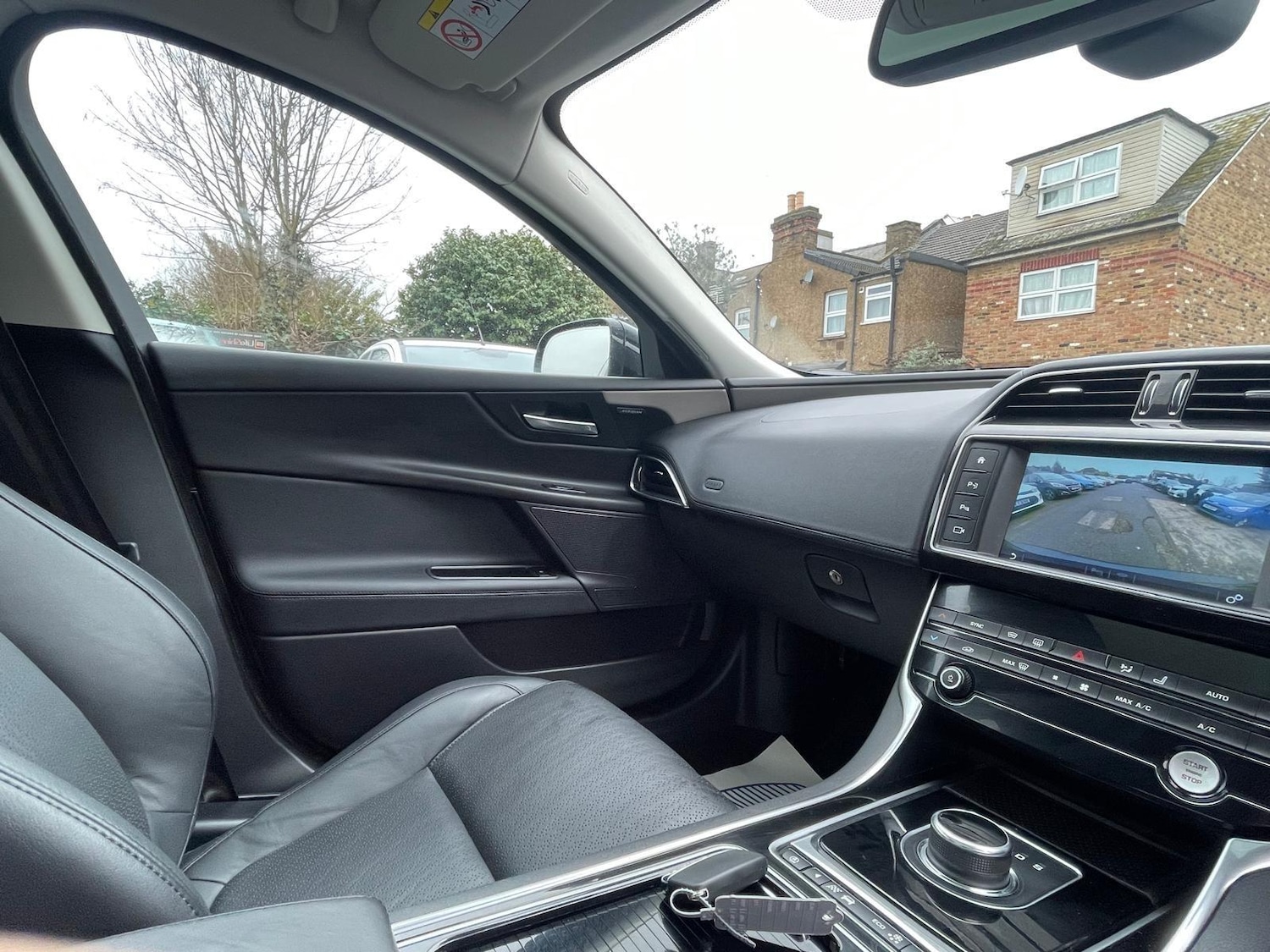 Used Jaguar XE 2018 for sale - 78073197: Photo 32