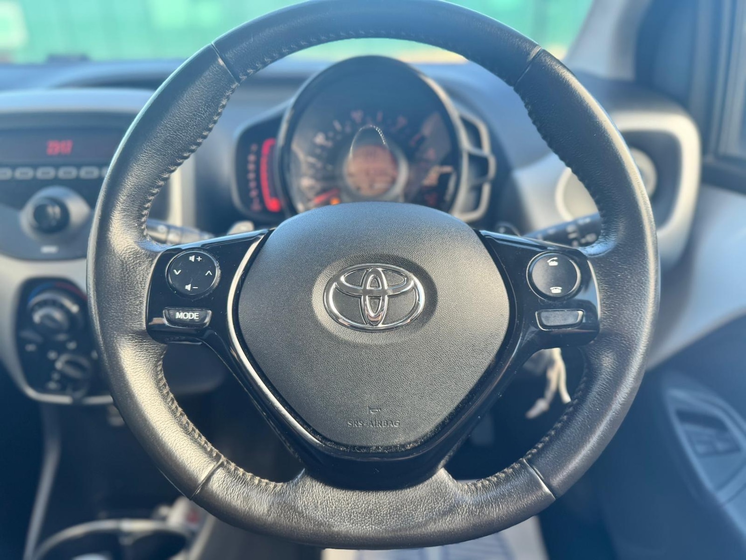 Used Toyota AYGO 2016 for sale - 78086162: Photo 2