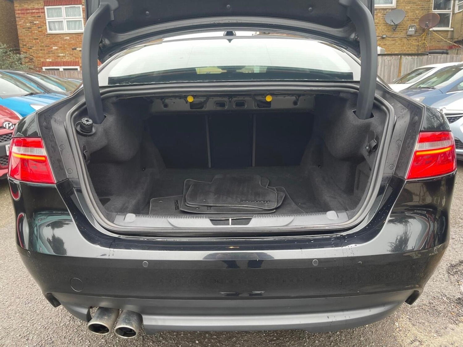 Used Jaguar XE for sale - 78127843: Photo 16