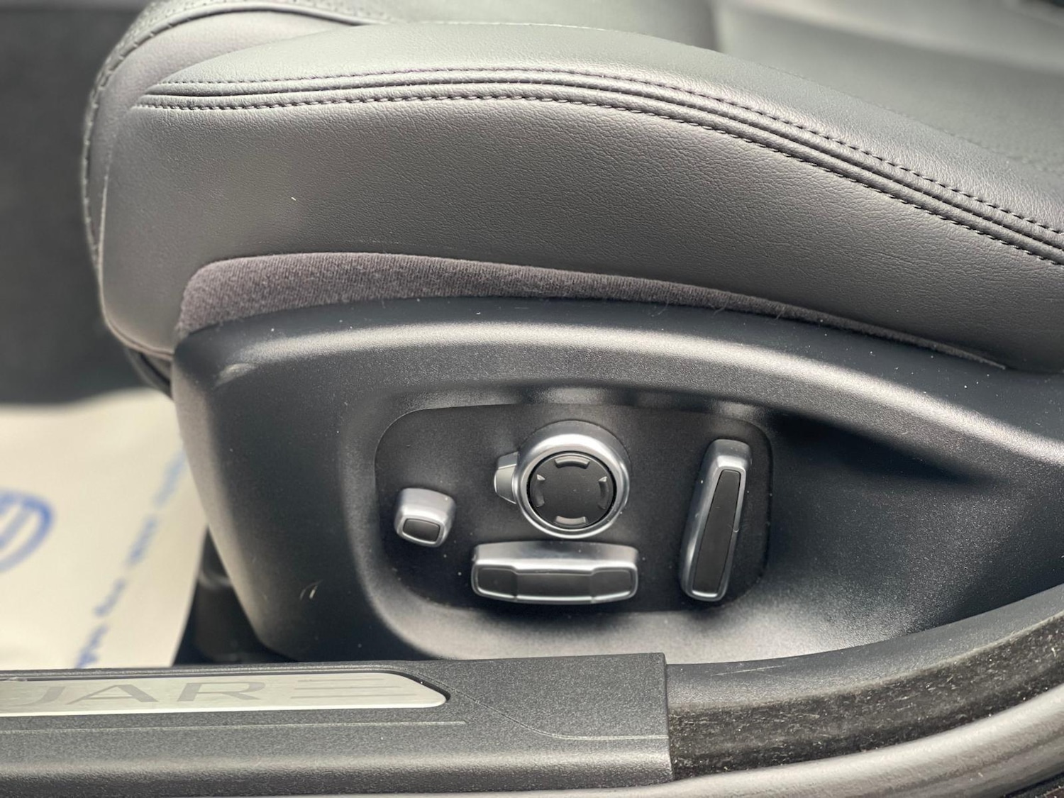 Used Jaguar XE for sale - 78127843: Photo 22