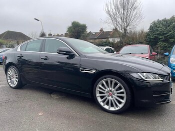 Used Jaguar XE 2018 for sale - 78127843: Photo