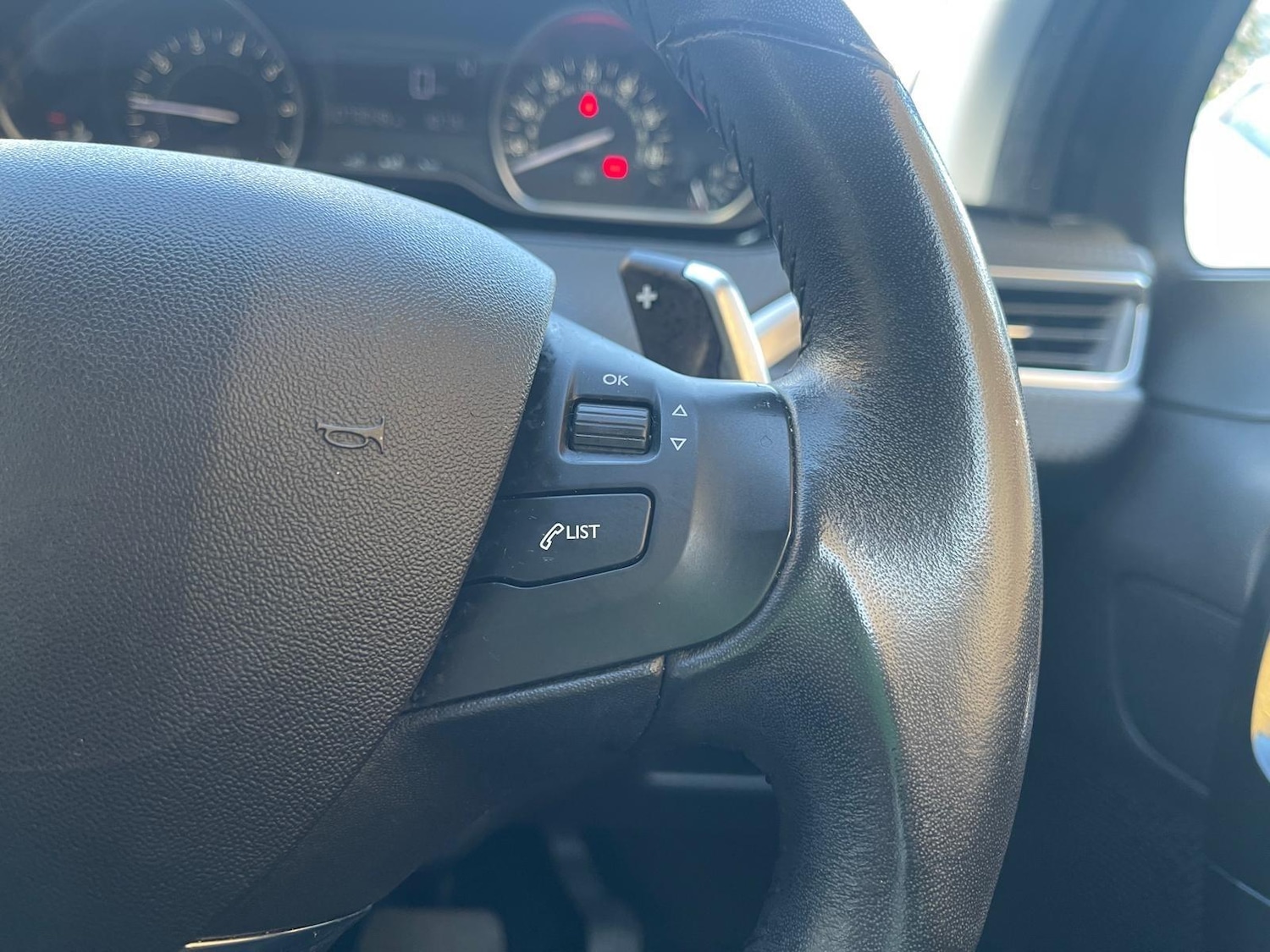 Used Peugeot 208 2017 for sale - 78100624: Photo 10