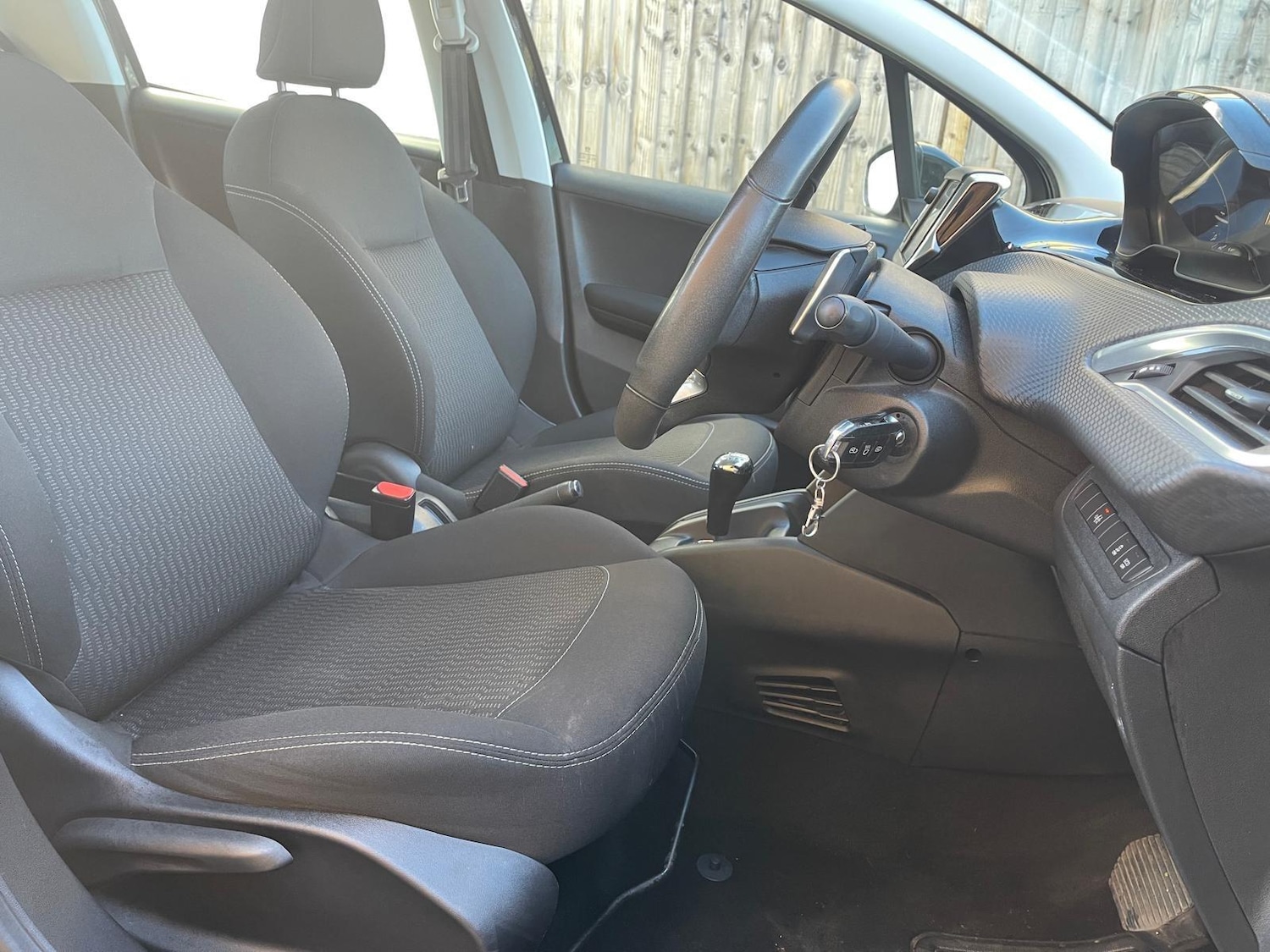 Used Peugeot 208 2017 for sale - 78100624: Photo 14