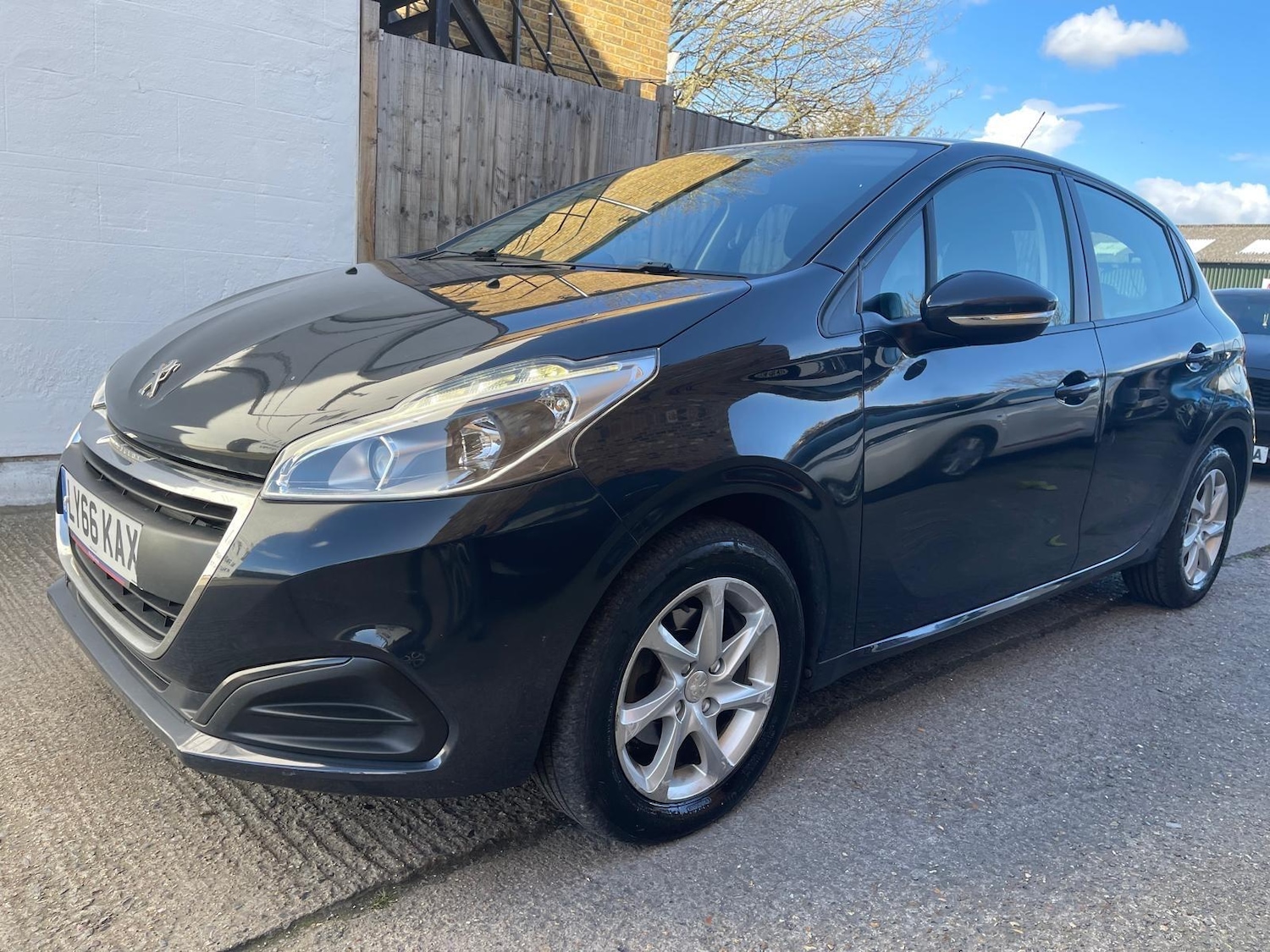 Used Peugeot 208 2017 for sale - 78100624: Photo 25
