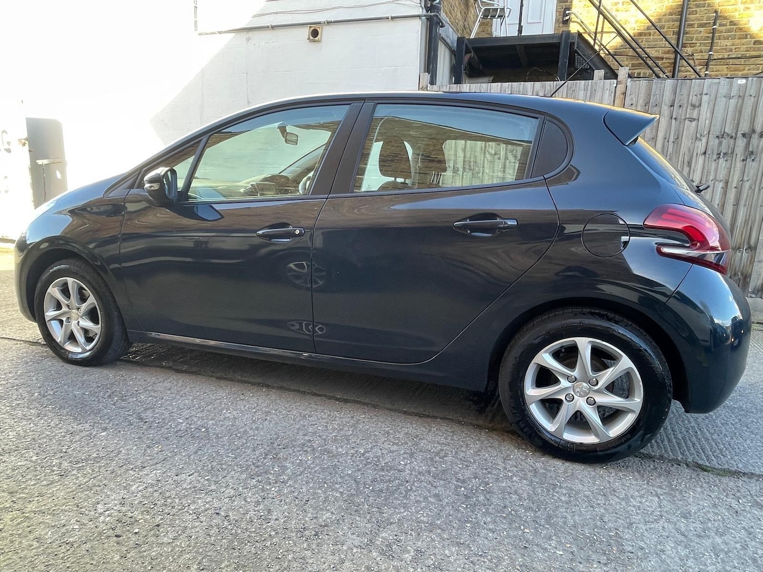 Used Peugeot 208 2017 for sale - 78100624: Photo 26