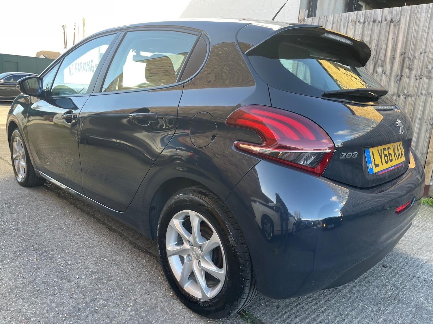 Used Peugeot 208 2017 for sale - 78100624: Photo 6