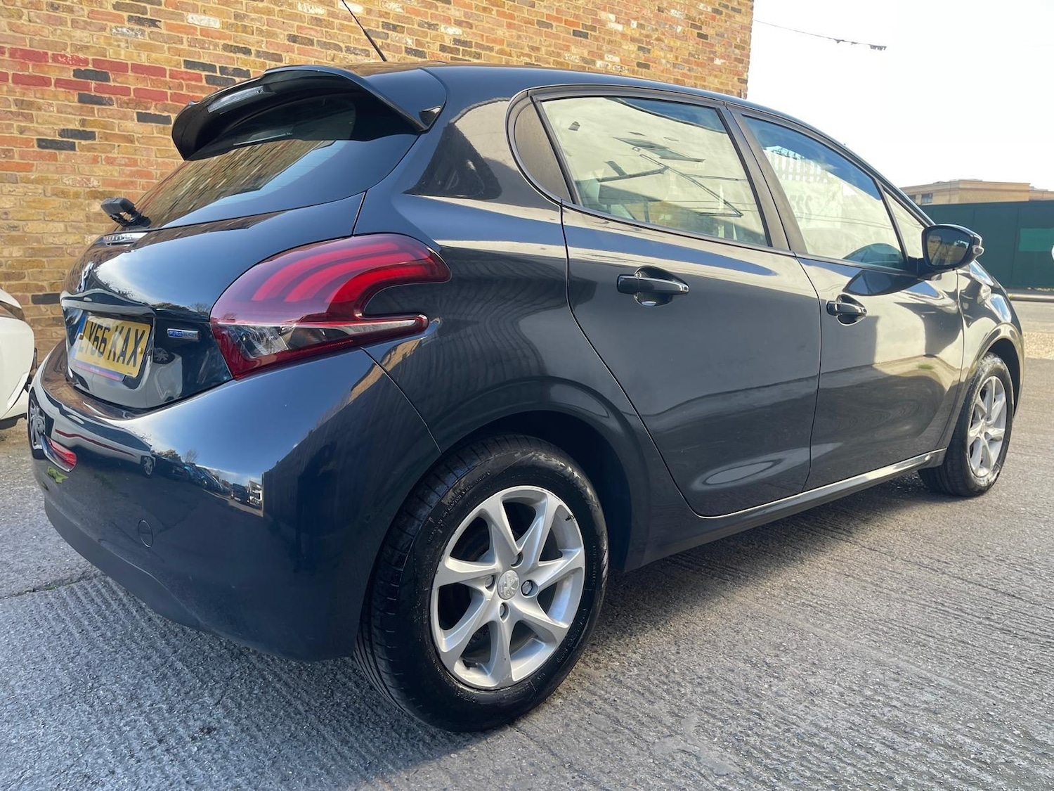 Used Peugeot 208 2017 for sale - 78100624: Photo 8