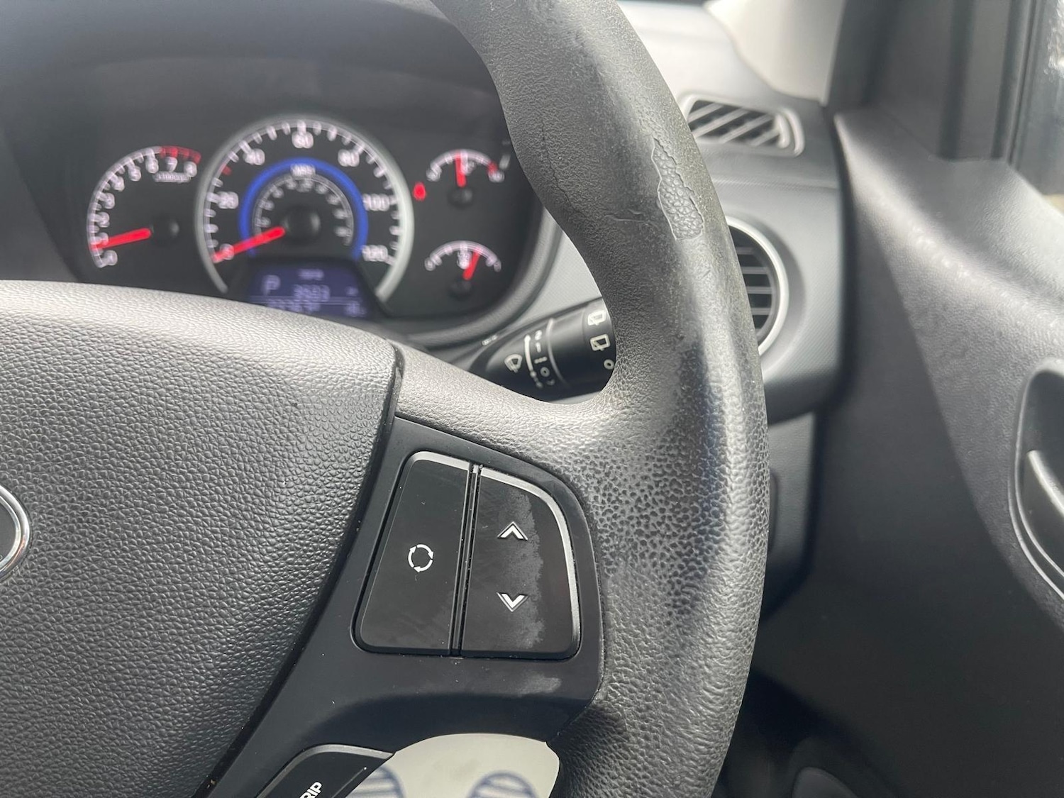 Used Hyundai i10 2017 for sale - 78072231: Photo 25