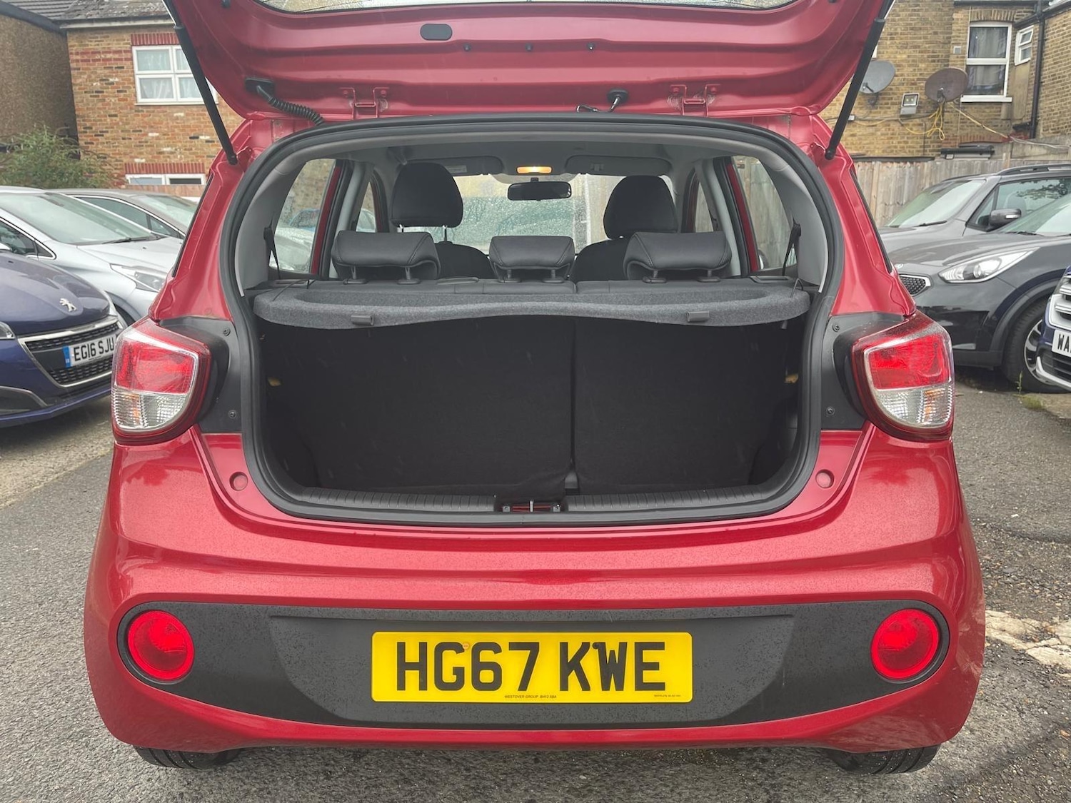 Used Hyundai i10 2017 for sale - 78072231: Photo 8