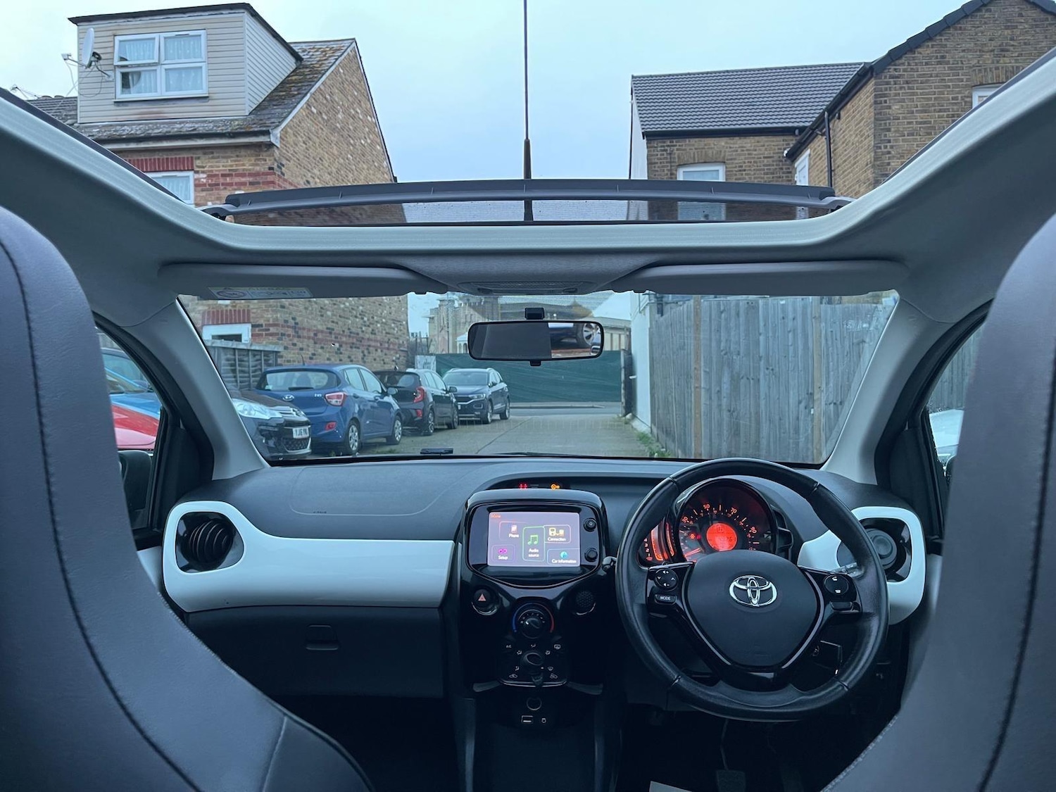 Used Toyota AYGO 2016 for sale - 78072674: Photo 2