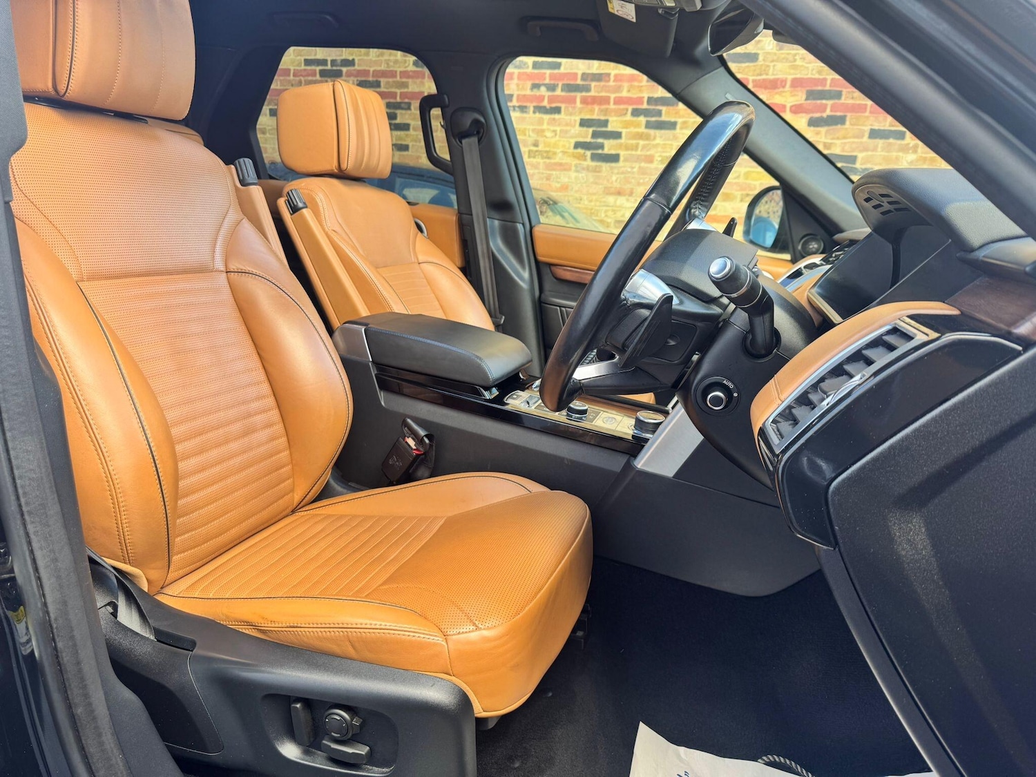 Used Land Rover Discovery 2020 for sale - 78071938: Photo 2