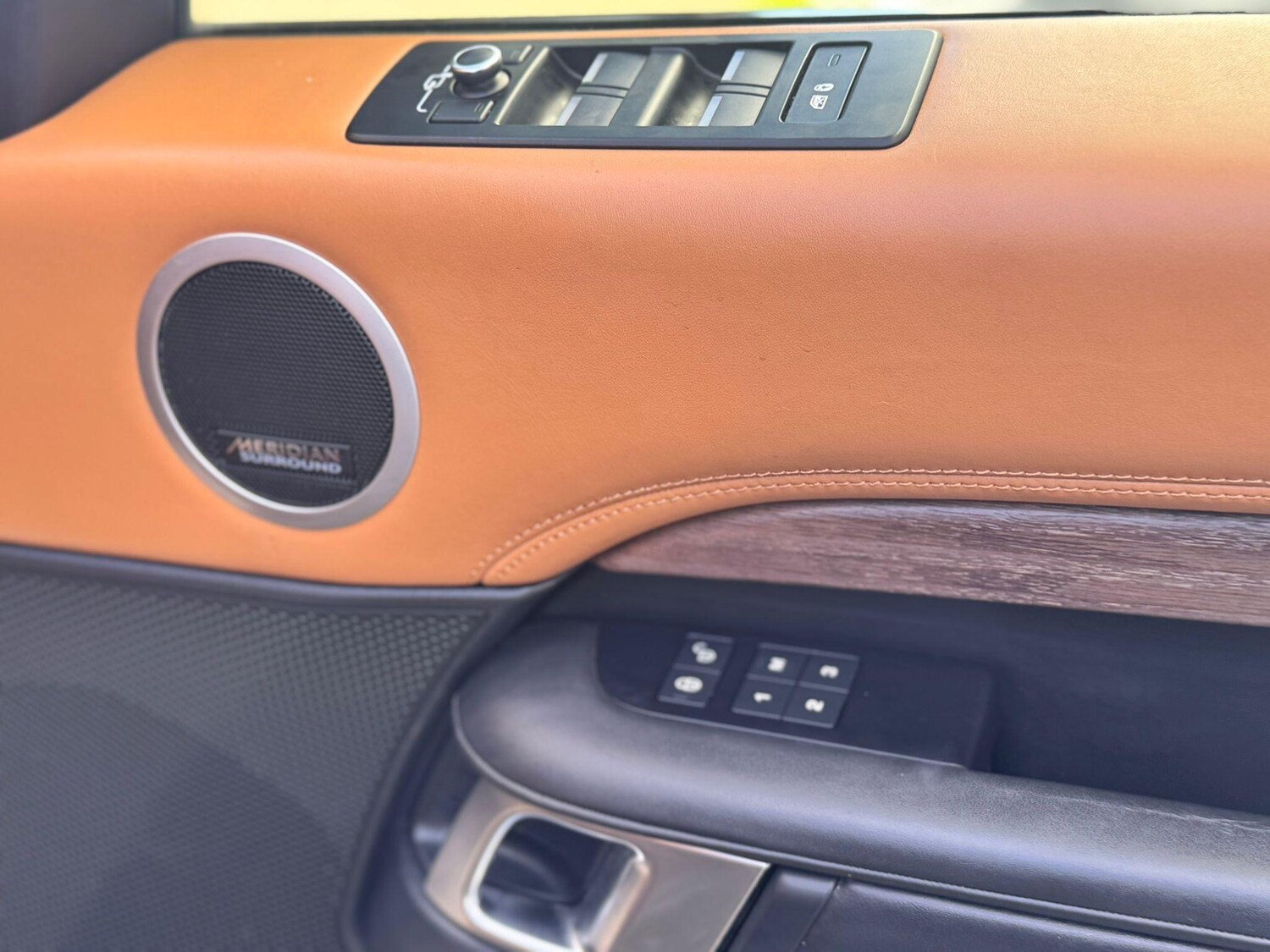 Used Land Rover Discovery 2020 for sale - 78071938: Photo 36