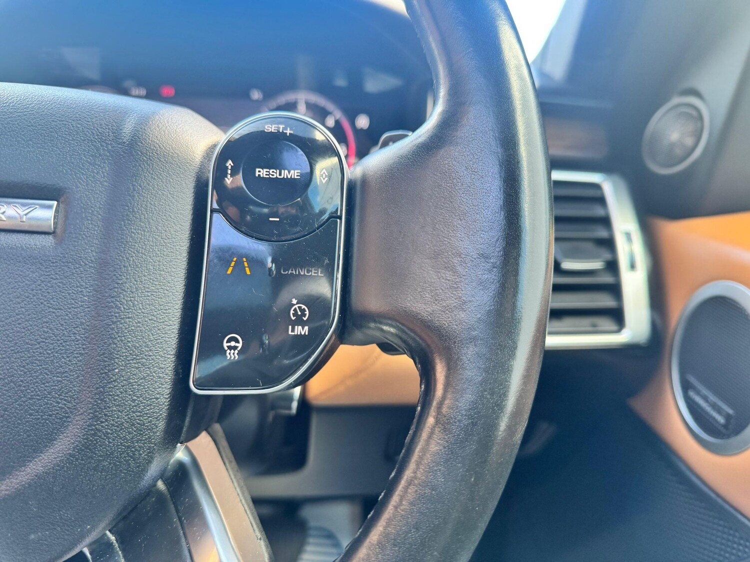 Used Land Rover Discovery 2020 for sale - 78071938: Photo 38