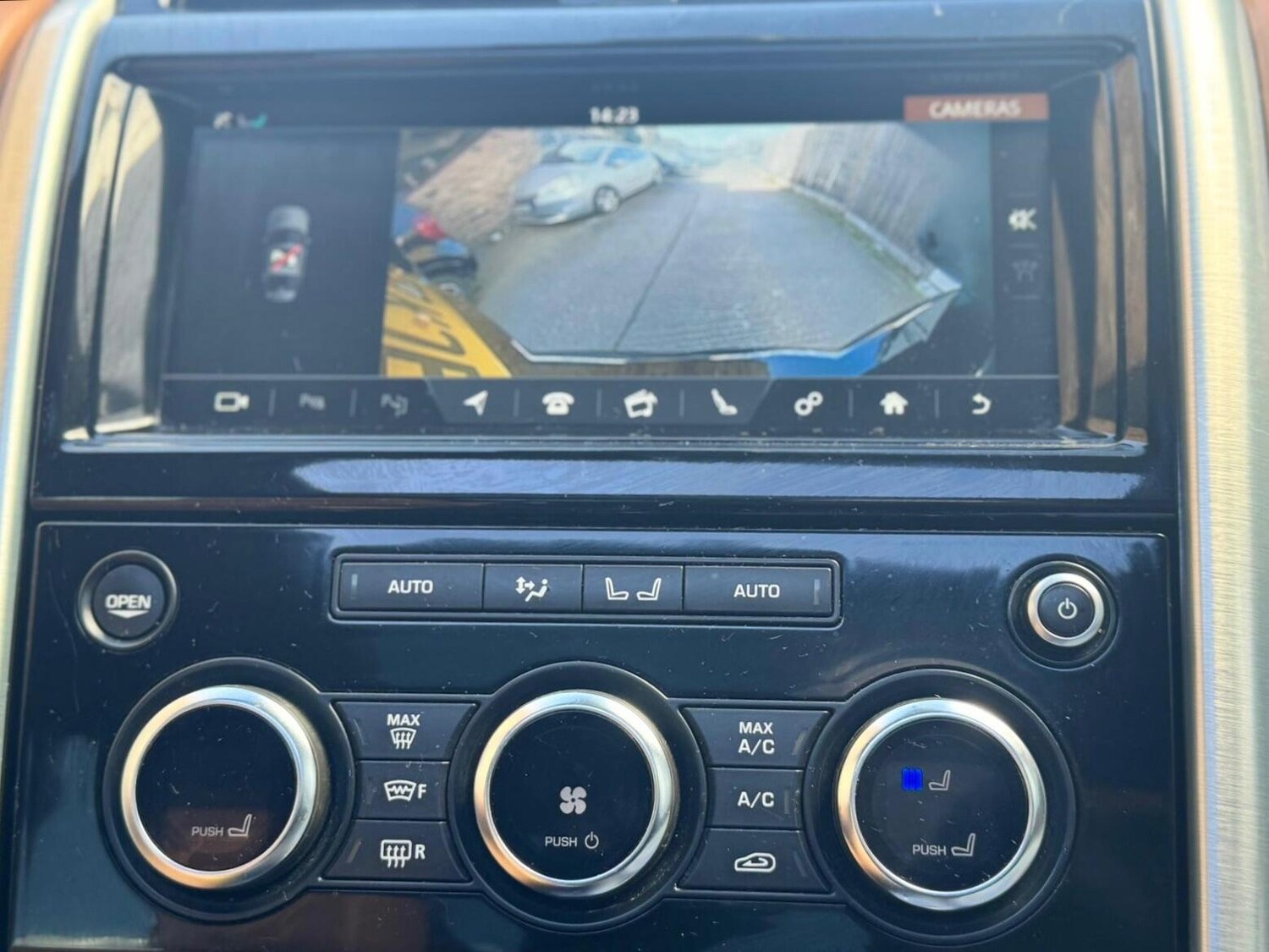 Used Land Rover Discovery 2020 for sale - 78071938: Photo 42