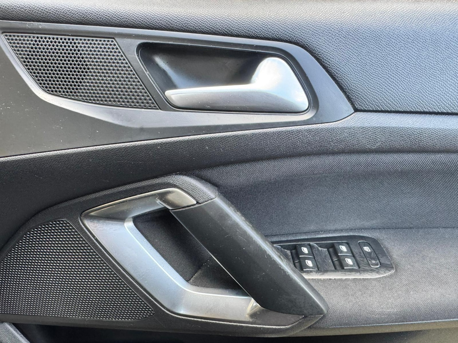 Used Peugeot 308 2015 for sale - 78072865: Photo 16