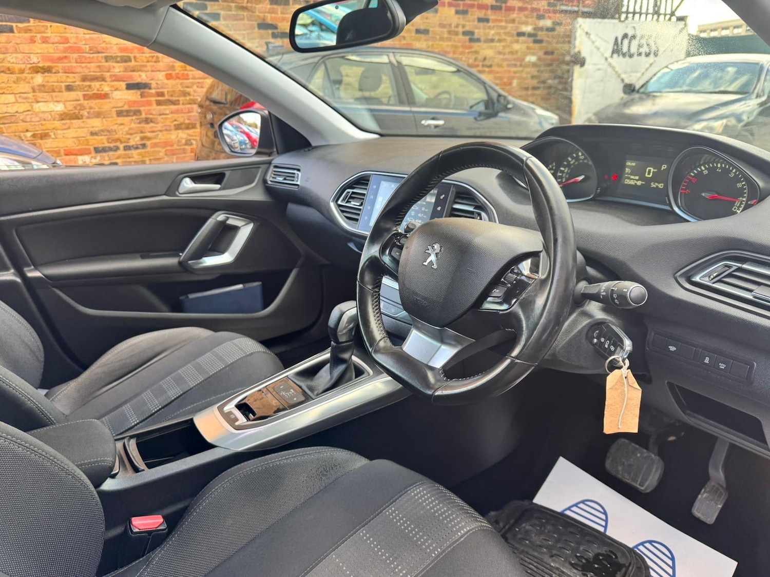 Used Peugeot 308 2015 for sale - 78072865: Photo 17