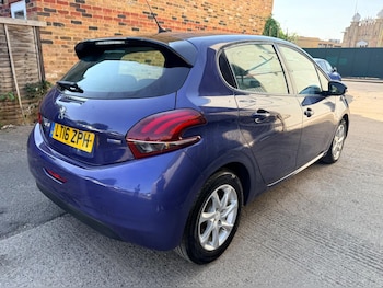 Used Peugeot 208 2016 for sale - 79602265: Photo
