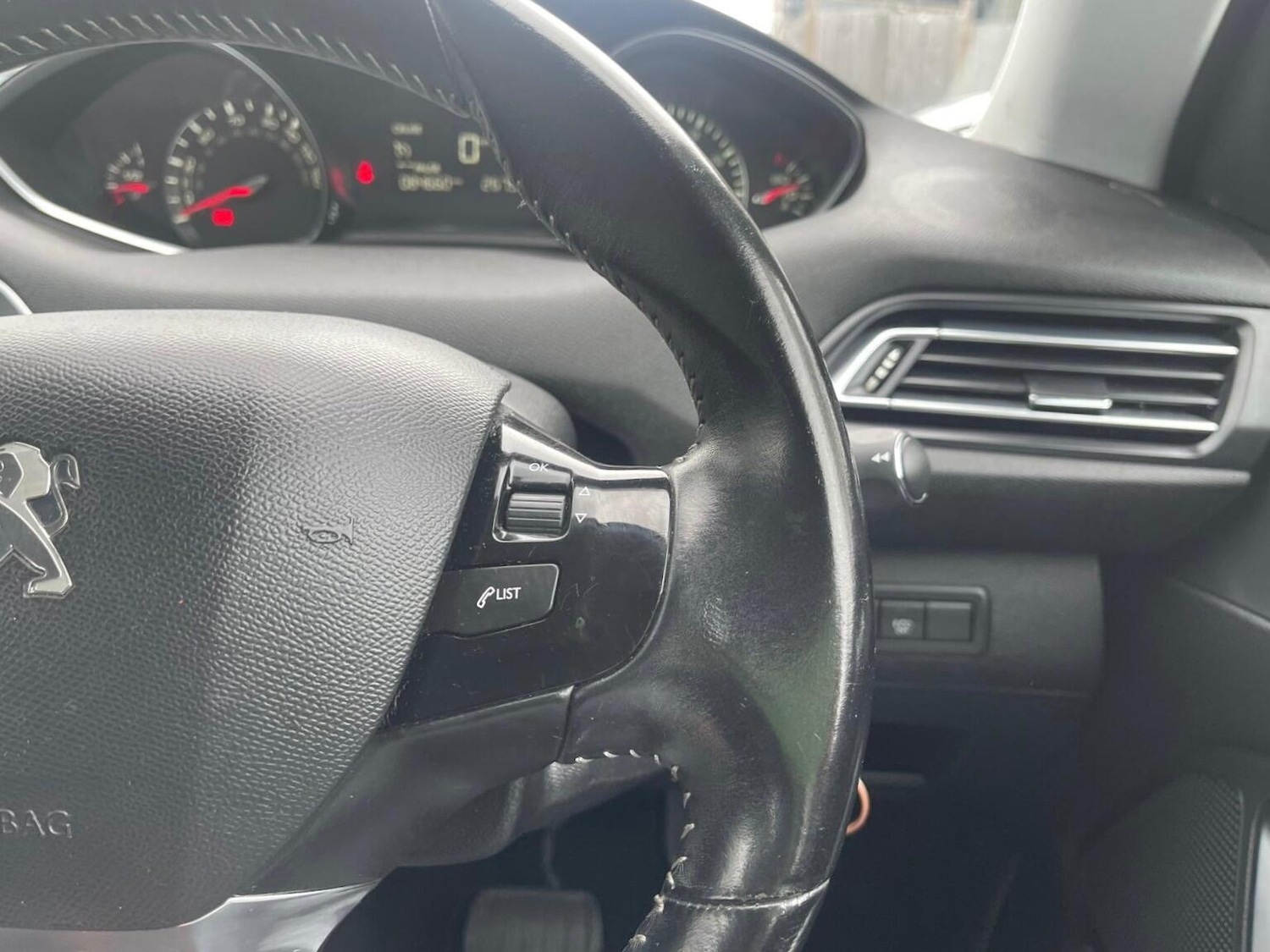 Used Peugeot 308 2016 for sale - 78170385: Photo 28