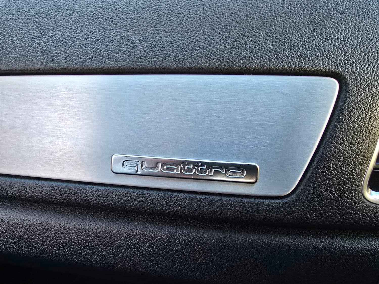 Used Audi Q3 2017 for sale - 76618932: Photo 25