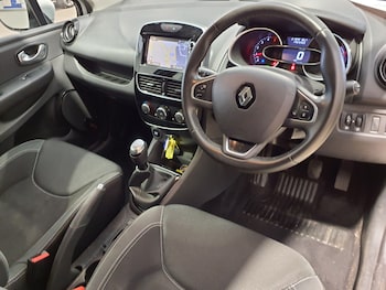 Used Renault Clio 2018 for sale - 76290613: Photo