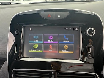 Used Renault Clio 2018 for sale - 76290613: Photo