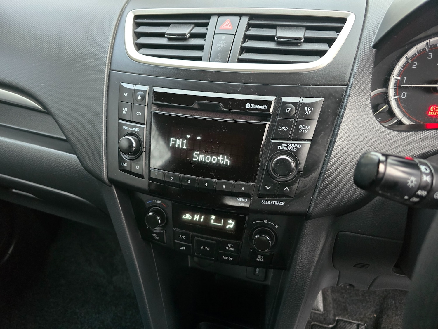 Used Suzuki Swift 2012 for sale - 76559623: Photo 11