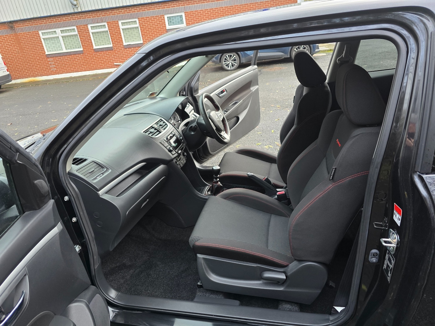 Used Suzuki Swift 2012 for sale - 76559623: Photo 13