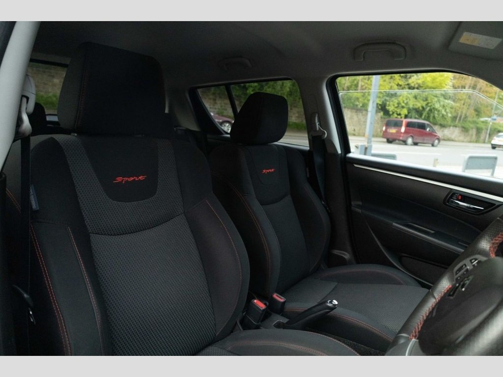 Used Suzuki Swift 2012 for sale - 76559623: Photo 2